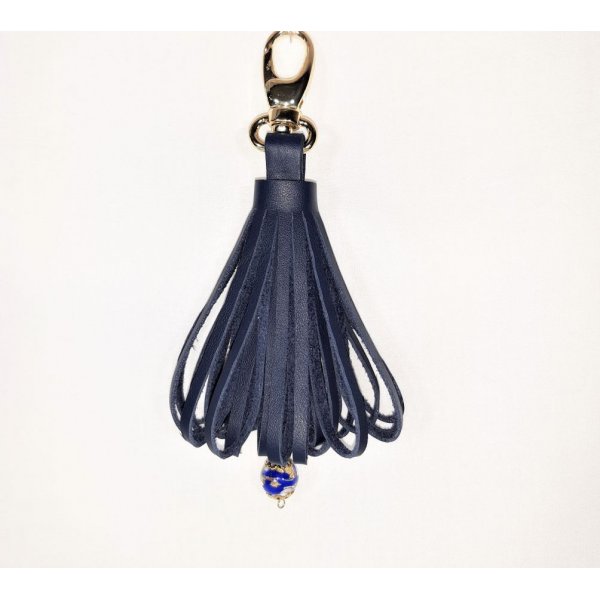  Bijou de sac pompon cuir de vachette coloris bleu marine perle Murano..