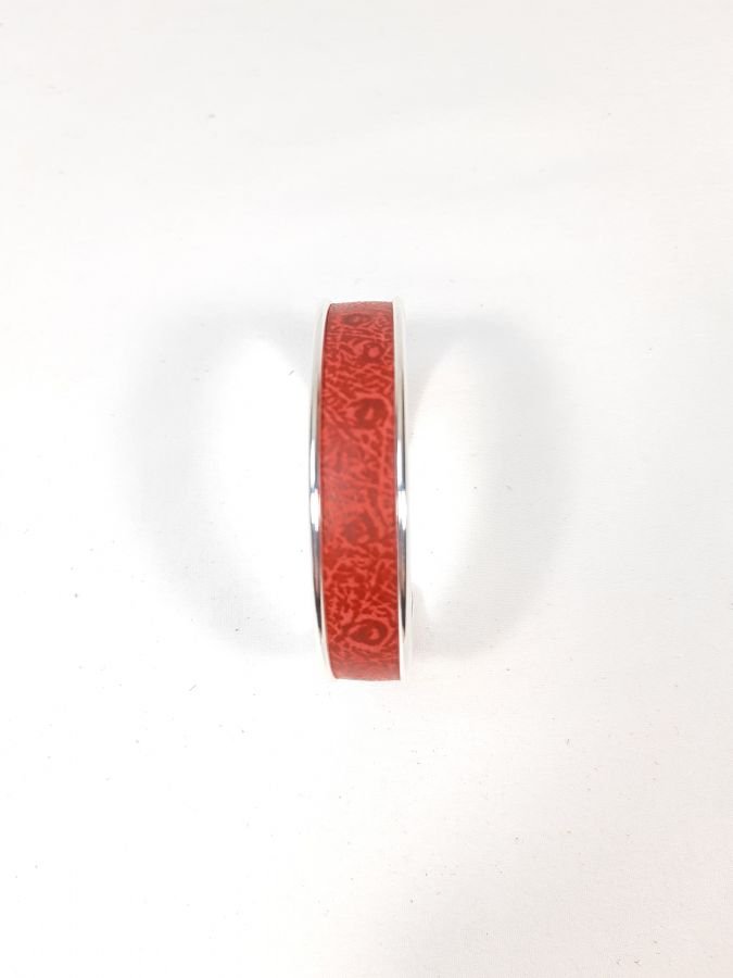 Bracelet jonc et cuir d'agneau coloris rouge