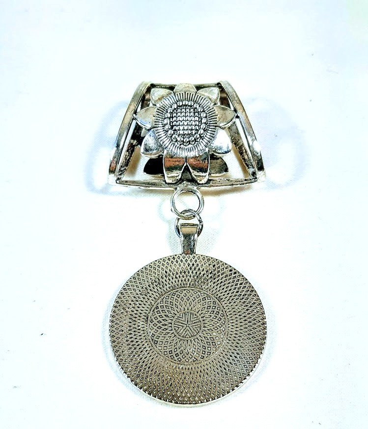 B&eacute;li&egrave;re de foulard avec cuir