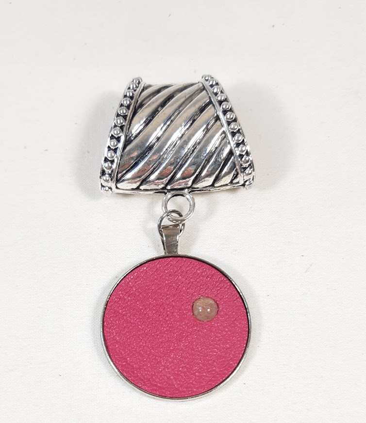 B&eacute;li&egrave;re de foulard avec cuir