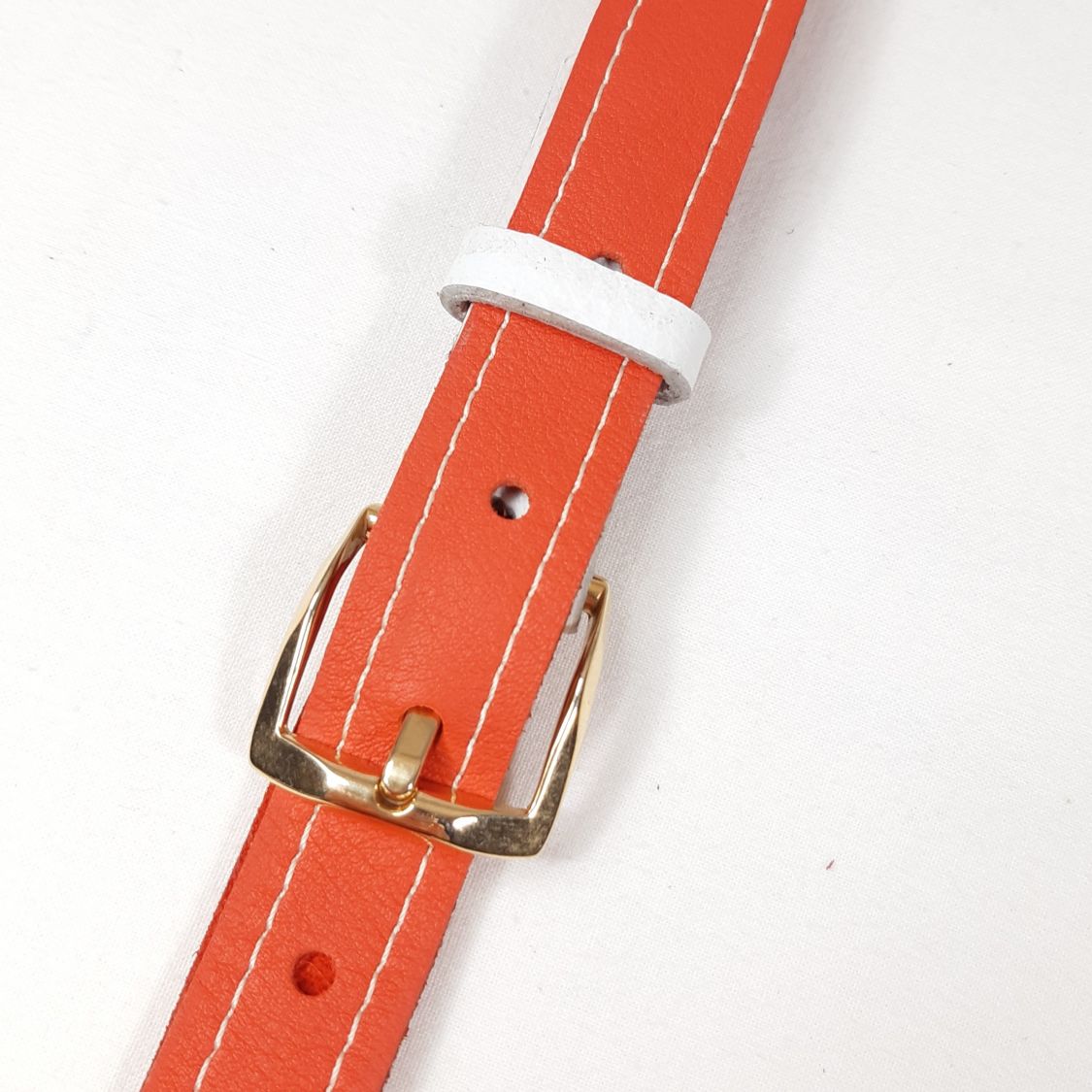ceinture bicolore ecuir de vachette rouge/blanc.