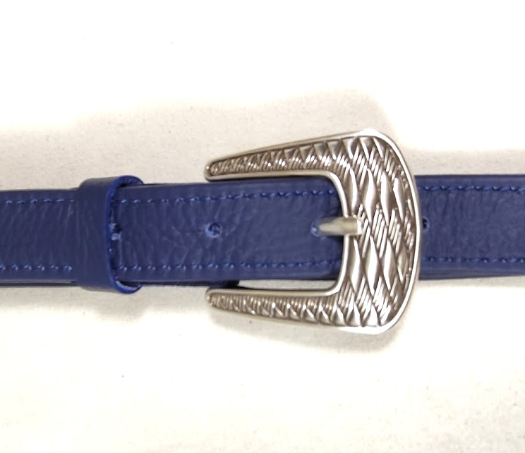 Ceinture pour Elle, en cuir bleu marine, boucle nickel&eacute;e coloris argent vieilli.