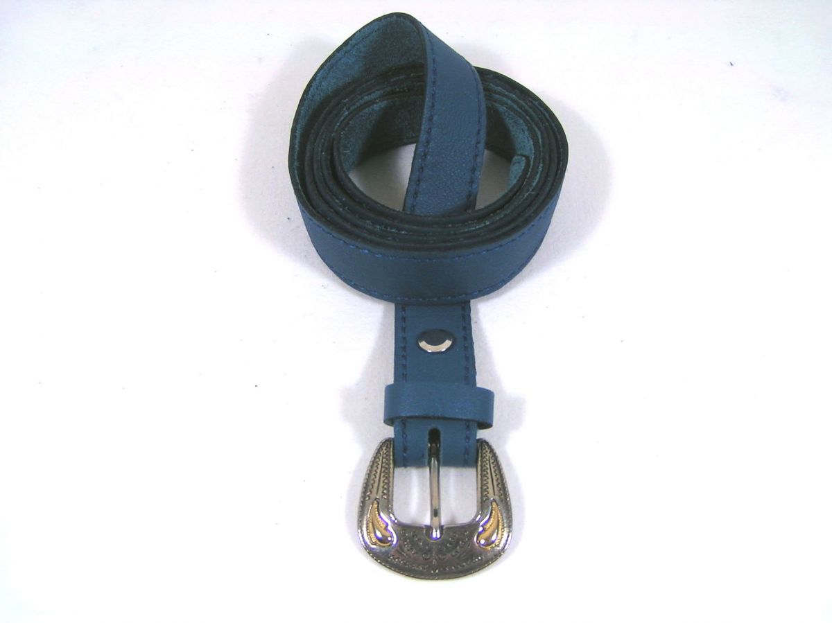 Ceinture cuir de vachette lisse coloris bleu, pour Elle.