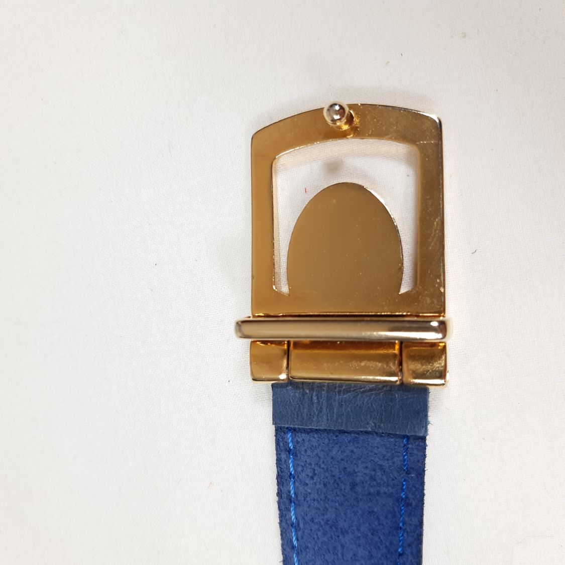 Ceinture pour Elle, cuir de vachette grainé tannage minéral bleu
