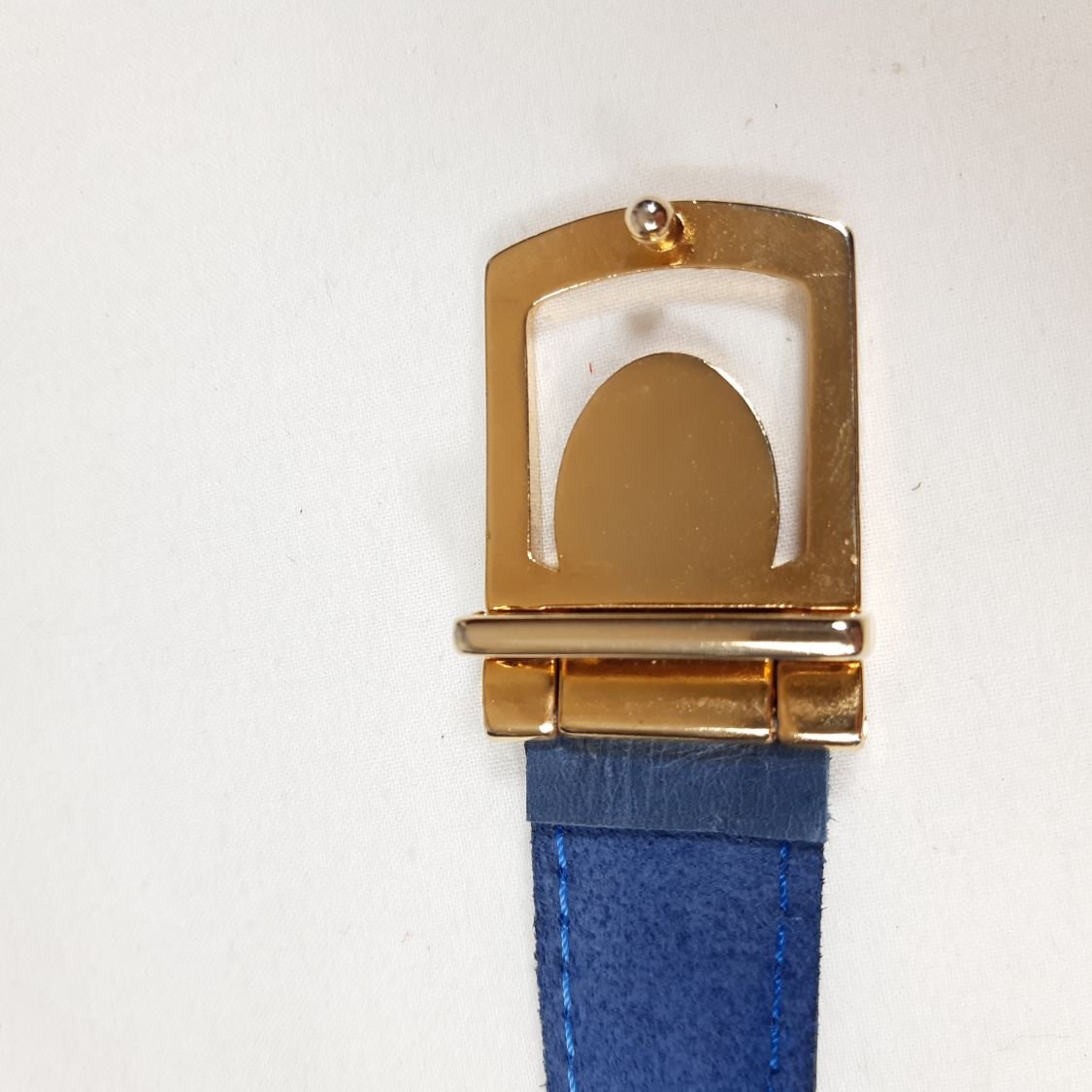 Ceinture pour Elle, cuir de vachette grainé tannage minéral bleu