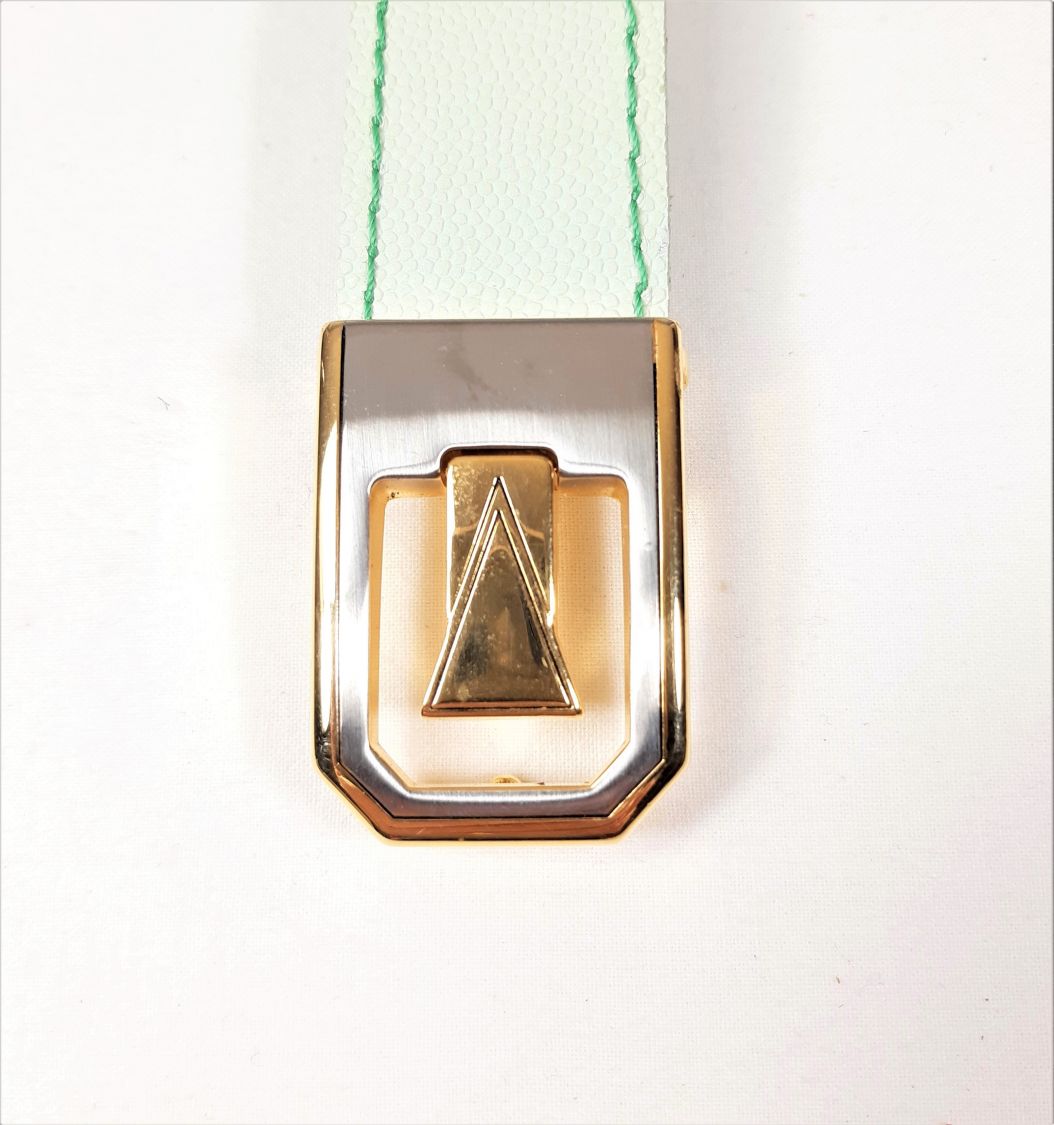 Ceinture pour Elle, cuir de vachette grainé tannage minéral vert