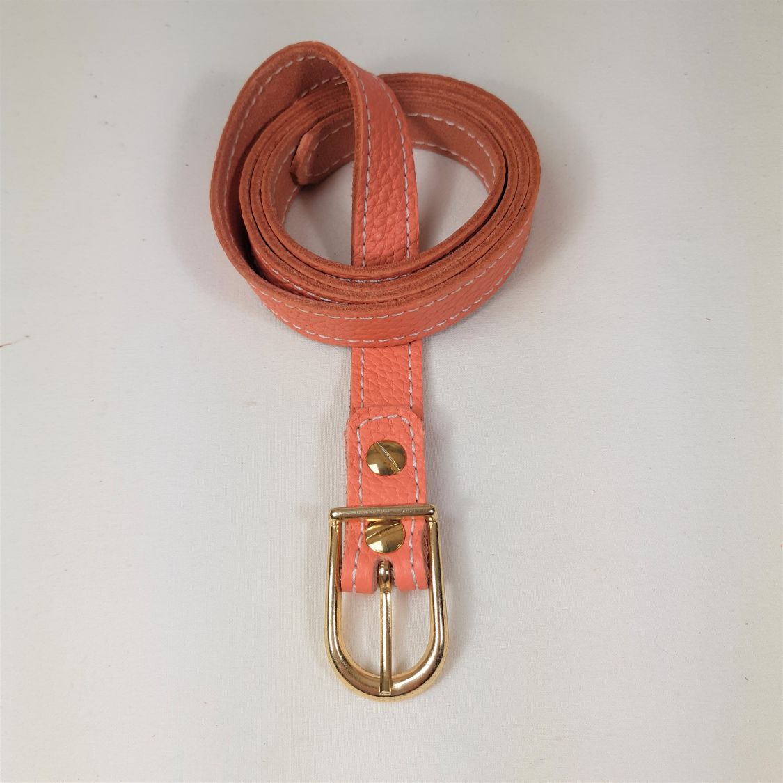 Ceinture pour Elle, cuir de vachette grainé tannage minéral coloris rose saumon