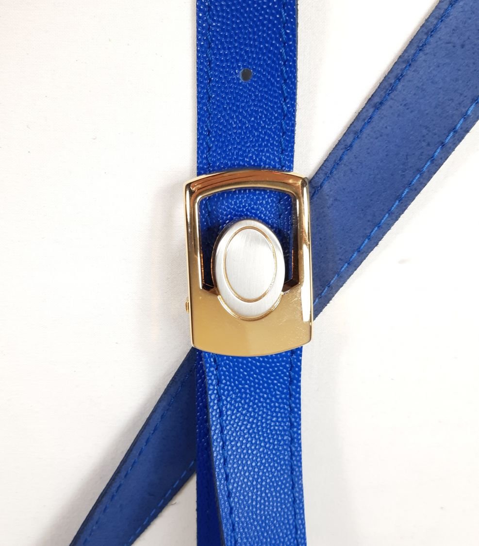 Ceinture pour Elle, cuir de vachette grainé tannage minéral bleu