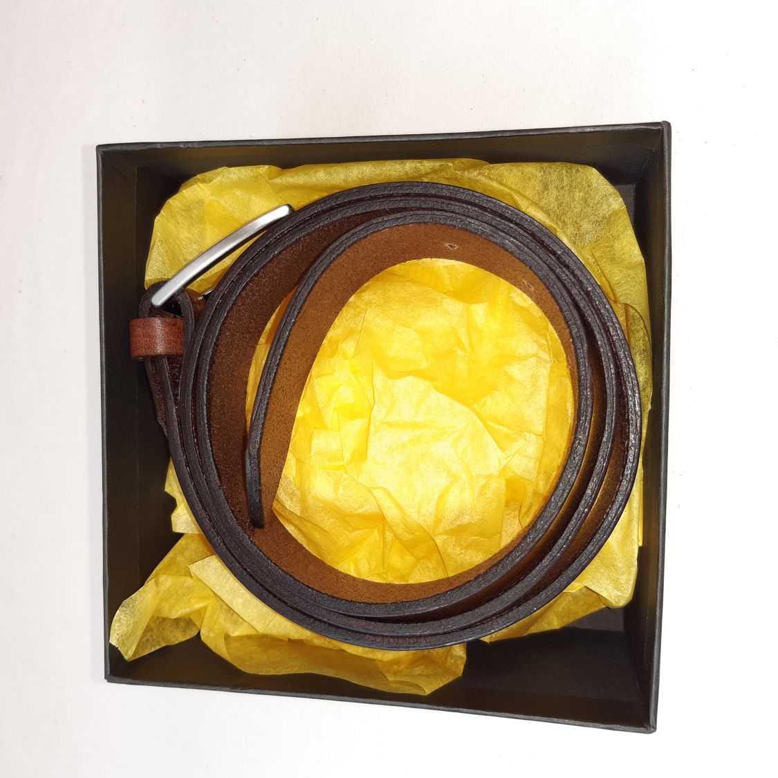 Ceinture cuir vachette tannage végétal coloris marron foncé