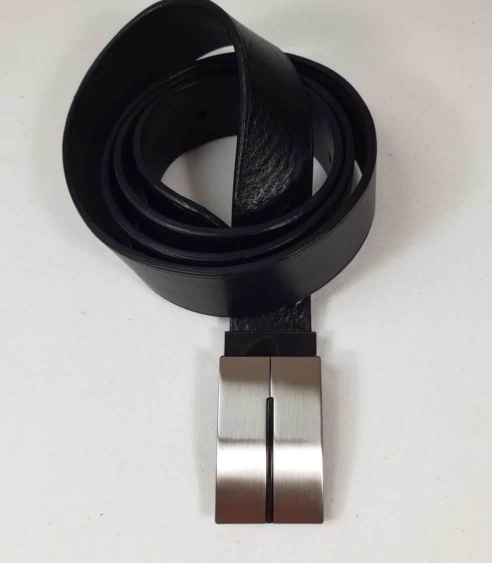 Ceinture cuir vachette tannage végétal coloris noir