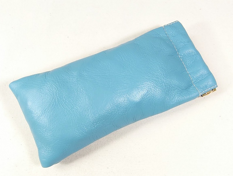 Etui cuir bleu ciel pour lunettes de vue ou de soleil