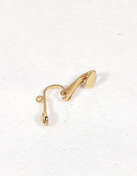 Lot de 10 clips d'oreilles dor&eacute;s