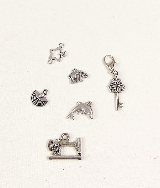 Lot de 13 breloques m&eacute;tal pour cr&eacute;er des bijoux fantaisie