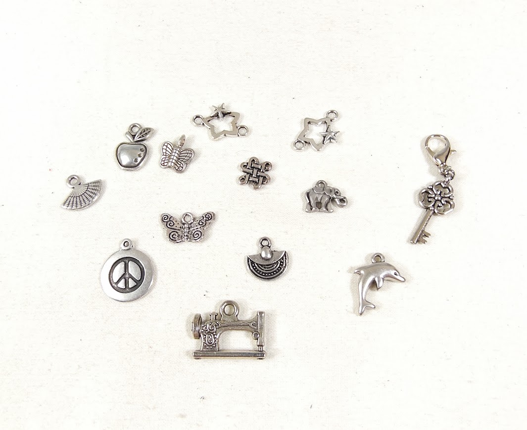 Lot de 13 breloques m&eacute;tal pour cr&eacute;er des bijoux fantaisie