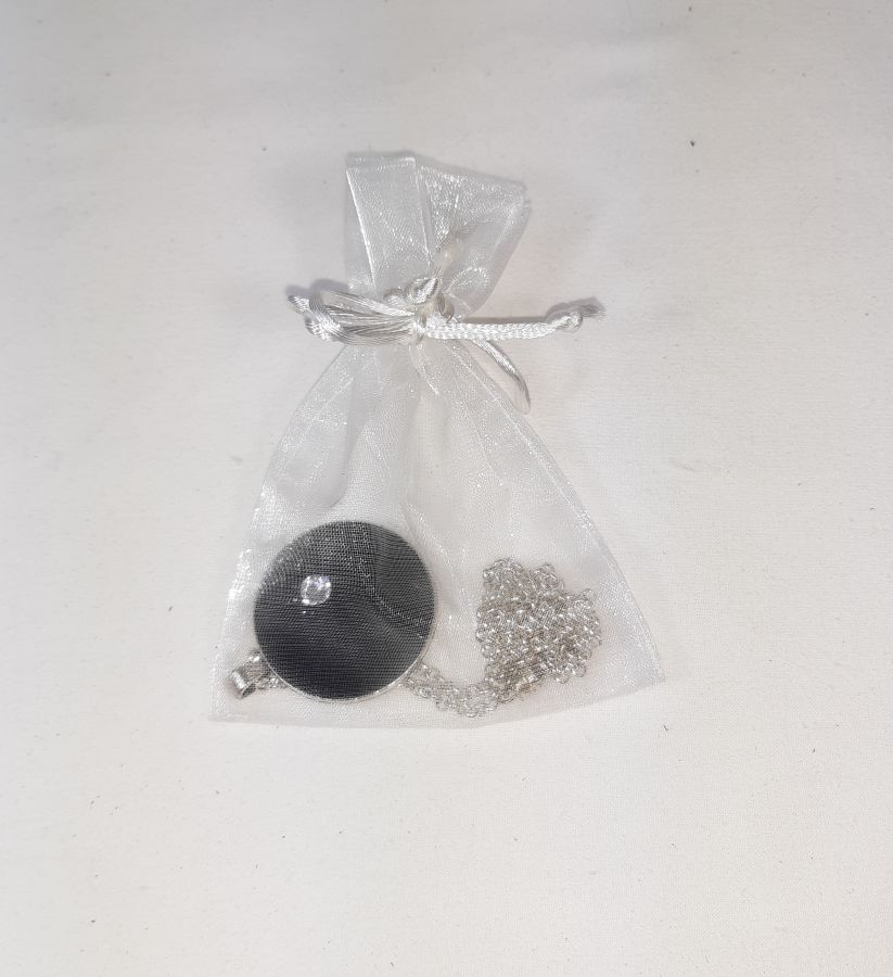 Pendentif laiton et cuir noir, cristal de swaroski