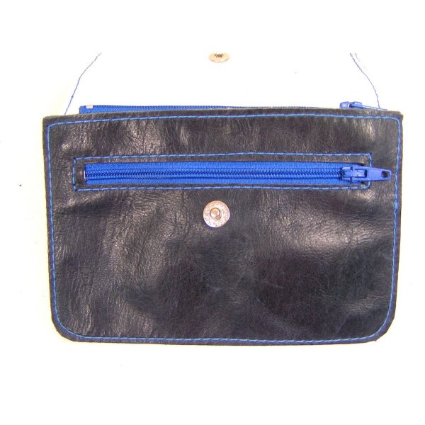 Portefeuille ceinture cuir vachette coloris bleu marine.