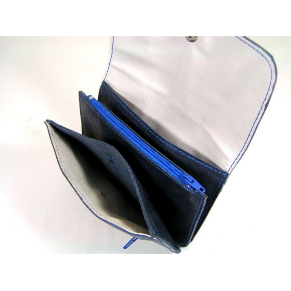 Portefeuille ceinture cuir vachette coloris bleu marine.