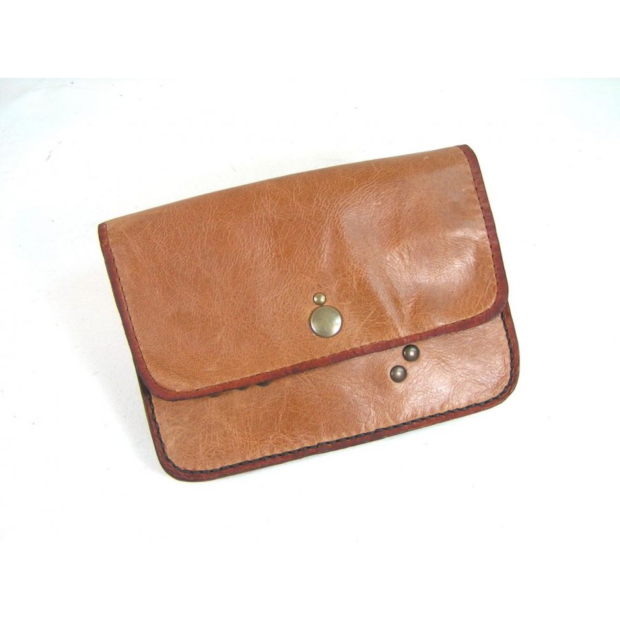 Pochette cuir pour ceinture, sûre et discrète. Accessoire pratique et élégant.