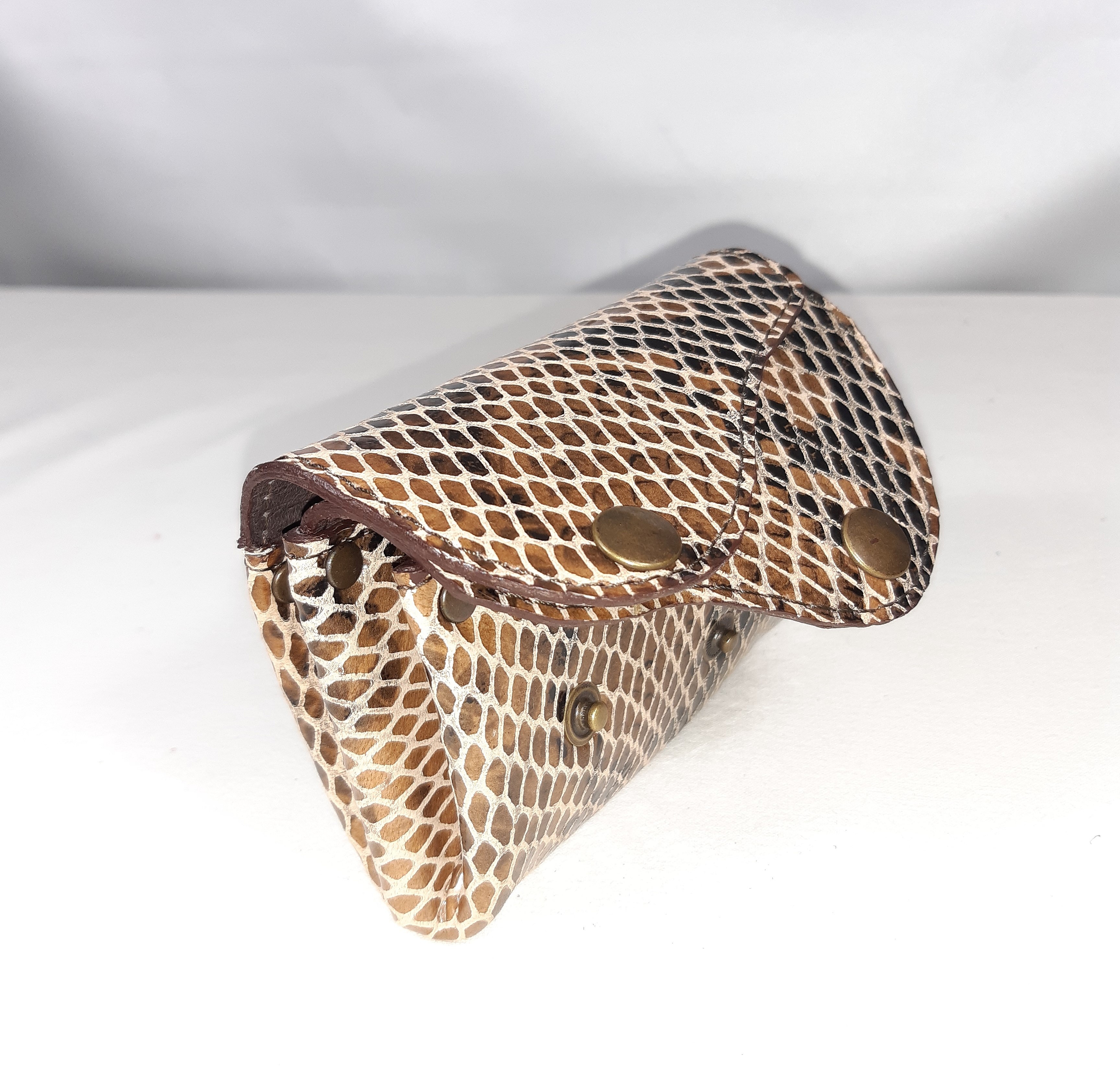 Porte monnaie r&eacute;tro cuir impression serpent