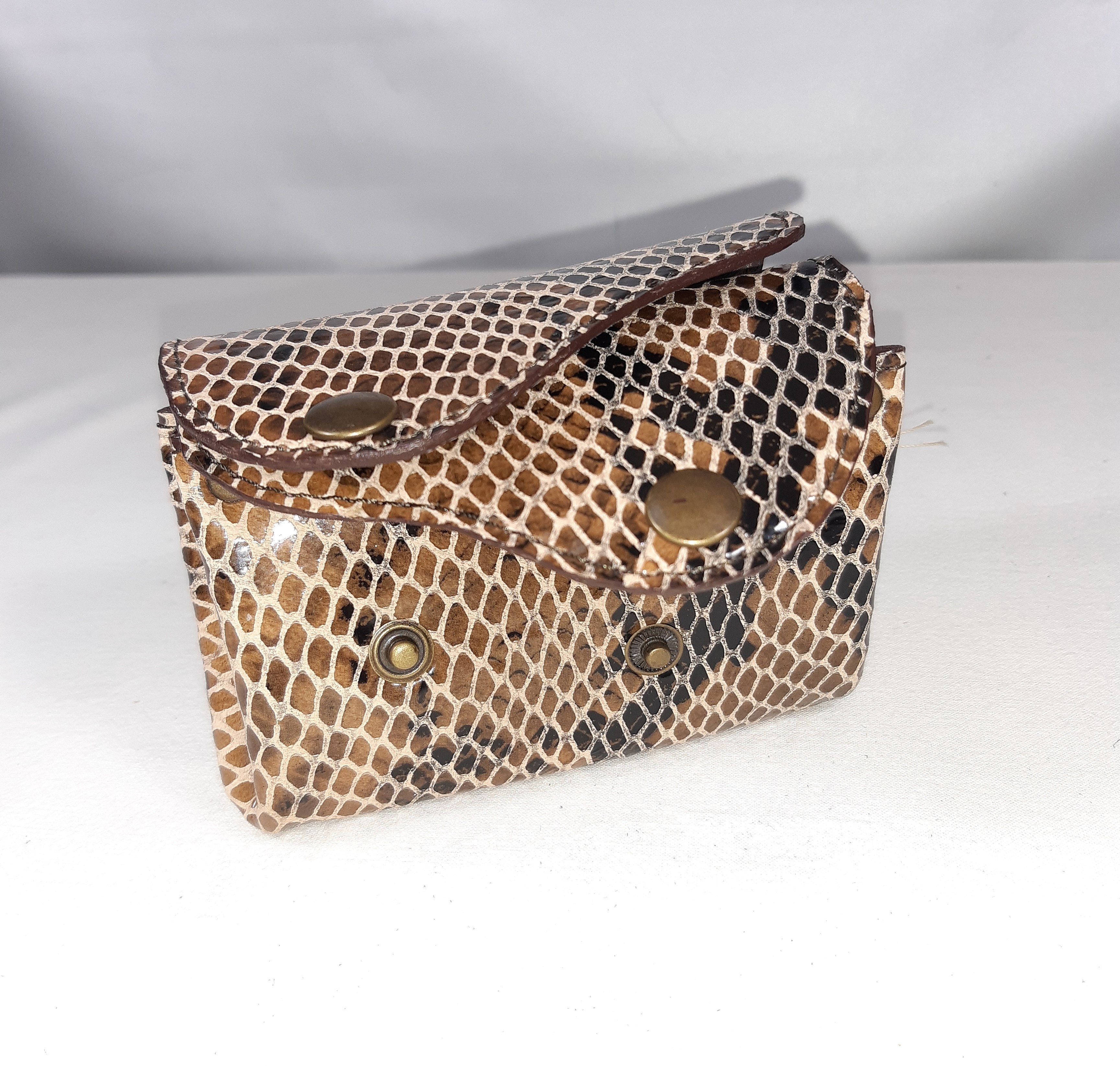 Porte monnaie r&eacute;tro cuir impression serpent