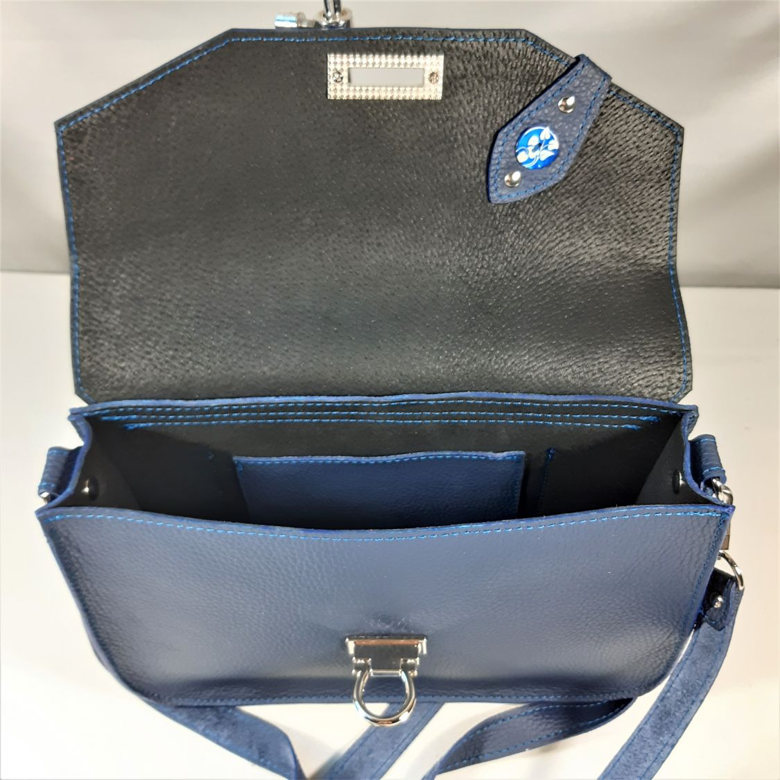 Sac "baguette" cuir de vachette grainé, coloris bleu marine