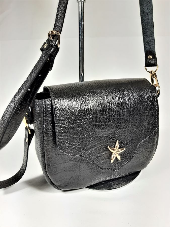 Sac bandoulière cuir vachette,imprimé façon croco,fabrication artisanale coloris noir