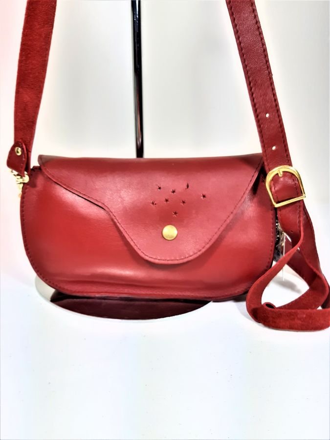 Sac cuir bandoulière réglable coloris rouge bordeaux