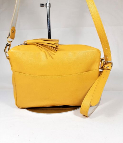Sac cuir vachette avec fermeture à glissière coloris jaune.