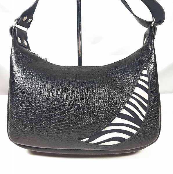 Sac demi lune zipp&eacute; cuir de vachette noir