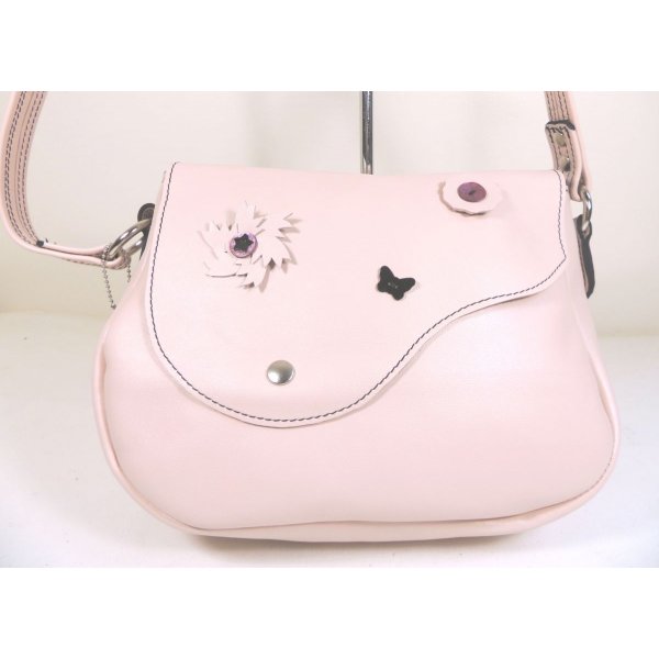 Sac à main cuir de vachette souple coloris nude.