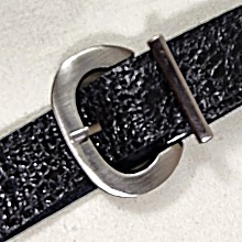 Ceinture fine pour Elle, cuir noir, boucle m&eacute;tal bross&eacute;