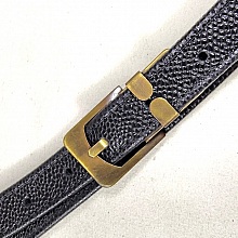Ceinture pour Elle, en cuir noir grain&eacute; et boucle coloris bronze vieilli.